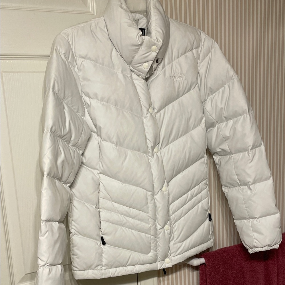 The North Face Women's Light Gray Puffer Jacket